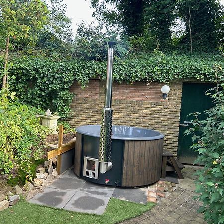 Villa Bosboerderij De Goudsberg Met Hottub In Tuin à Lunteren Extérieur photo